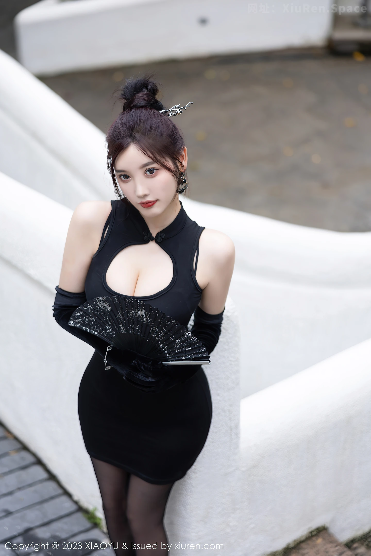 图片[4]-[XiaoYu画语界]Vol.1070 女神杨晨晨Yome黑色短旗袍+黑色蕾丝内衣秀丰腴身材诱惑写真88P-秀人网官方网站